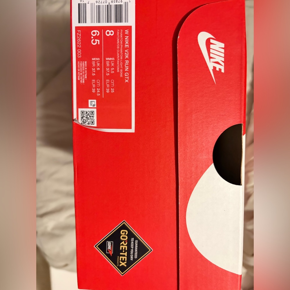 W Nike V2K Run GTX - NWT